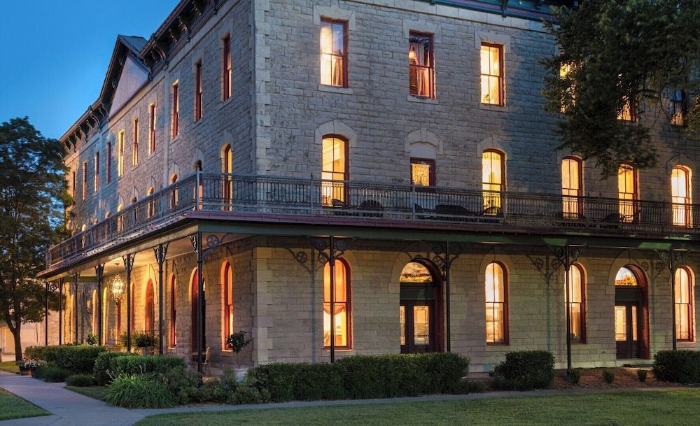Historic Elgin Hotel 1