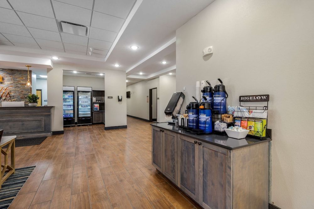 Best Western Plus Rumford Falls 2