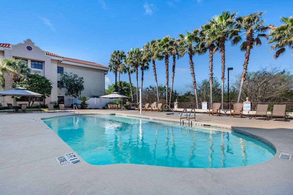 Best Western Gateway Grand 1