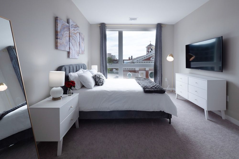 Luxury Furnished Apartments by Hyatus Downtown at Yale 1