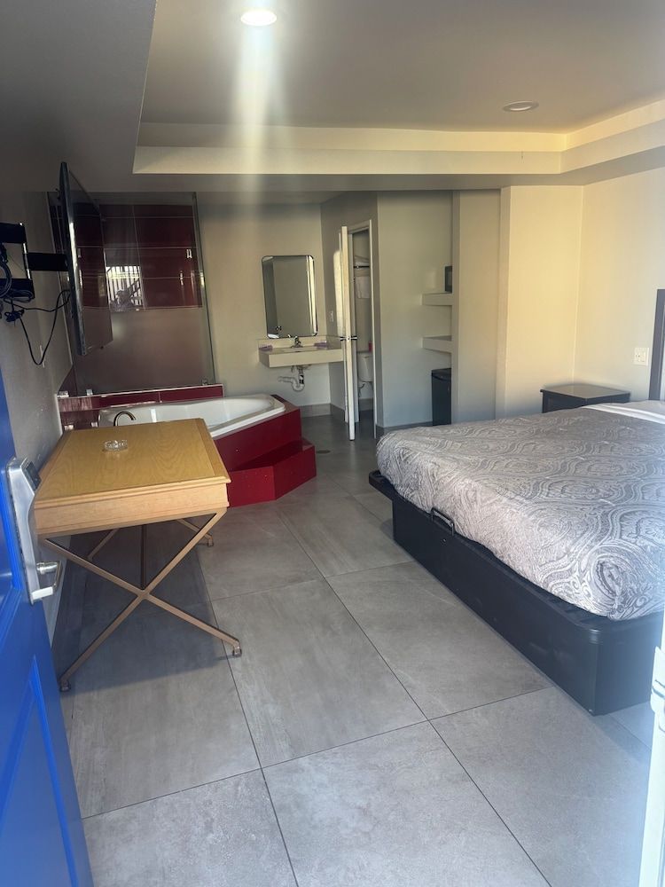 Clover motel 2