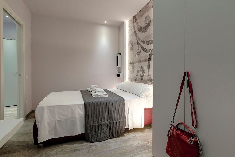 Dante & Virgilio Apartments by Mamo Florence 2