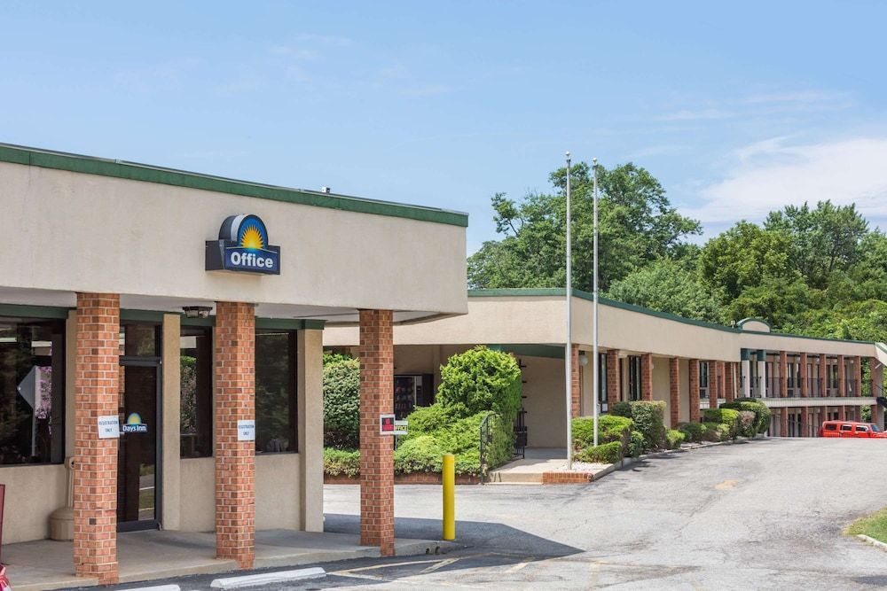 Days Inn by Wyndham Bedford 1