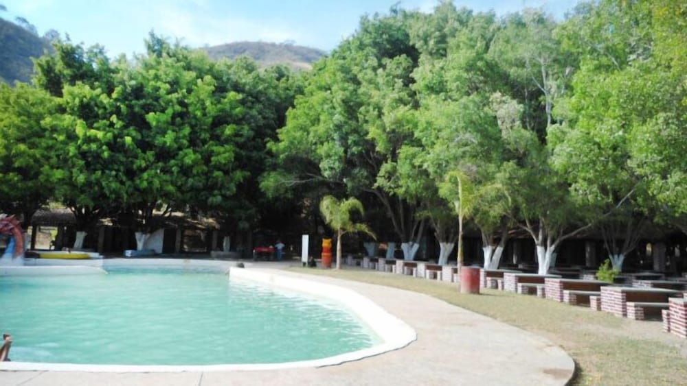 Las Jaras Aguas Termales 1