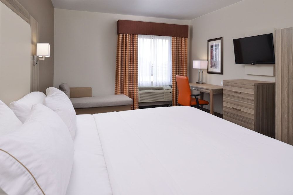 Holiday Inn Express & Suites WILLIAMS by IHG 2