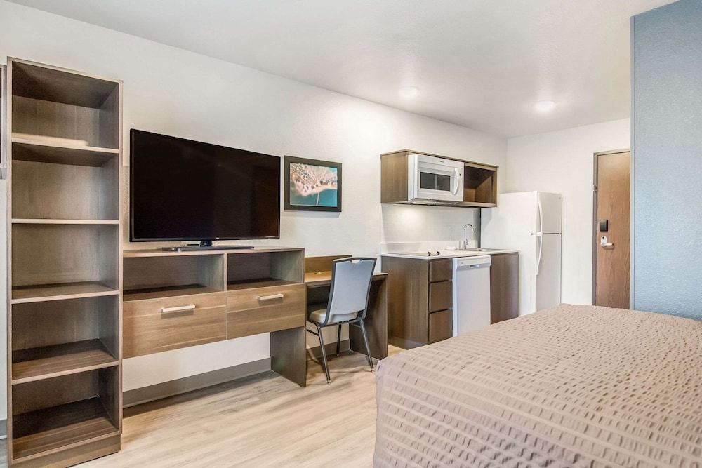 WoodSpring Suites Jacksonville Baymeadows 1