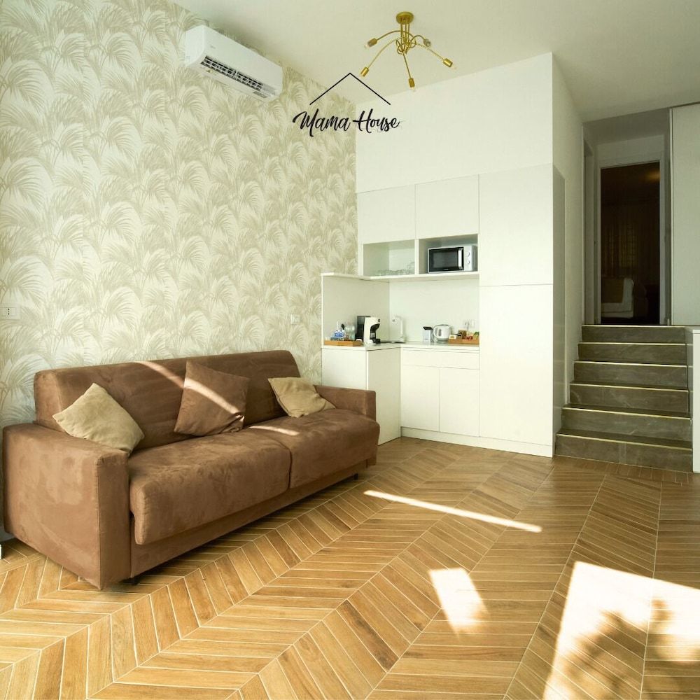 Mama House Cenisio 1