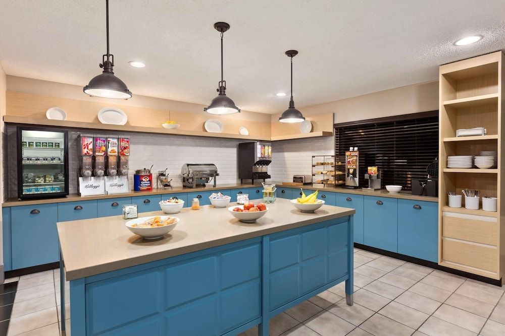 Country Inn & Suites by Radisson, Dahlgren-King George, VA 1