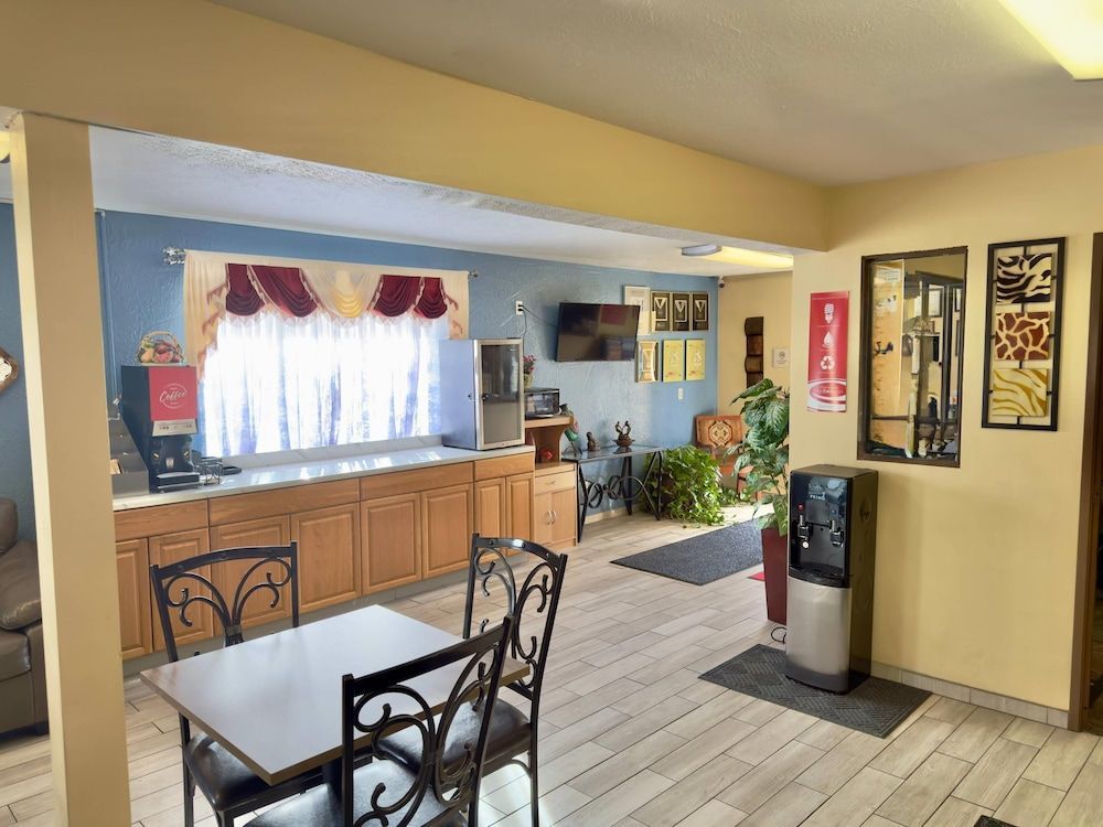 Econo Lodge Lansing - Leavenworth 2