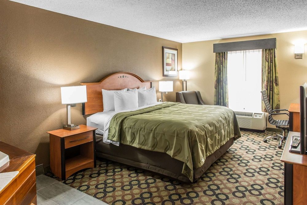 Quality Inn & Suites Columbus West - Hilliard 1