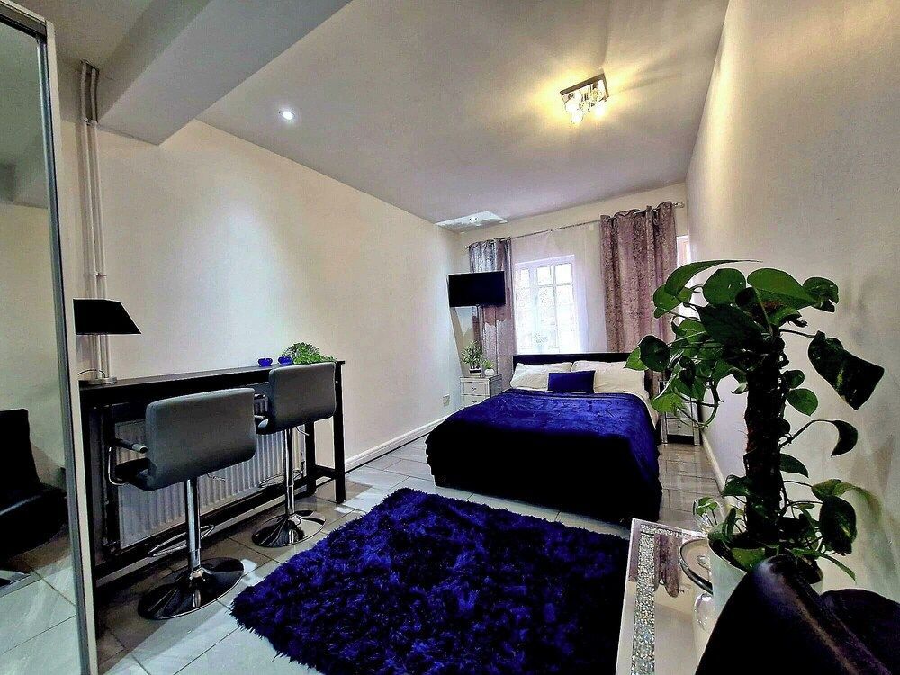 Seaside Escape - Sleeps 4 - Pets Ok - Free Parking 1
