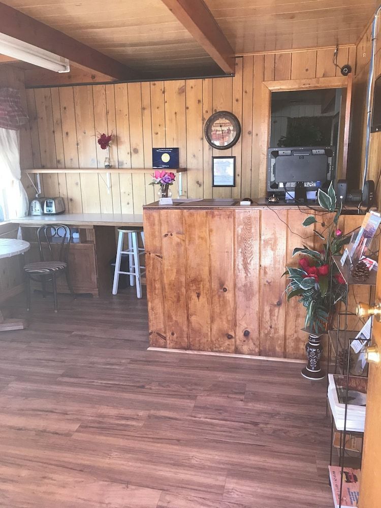 Prospector Motor Lodge 2