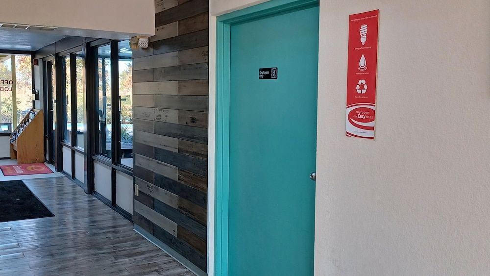 Econo Lodge Oak Grove-Blue Springs 2