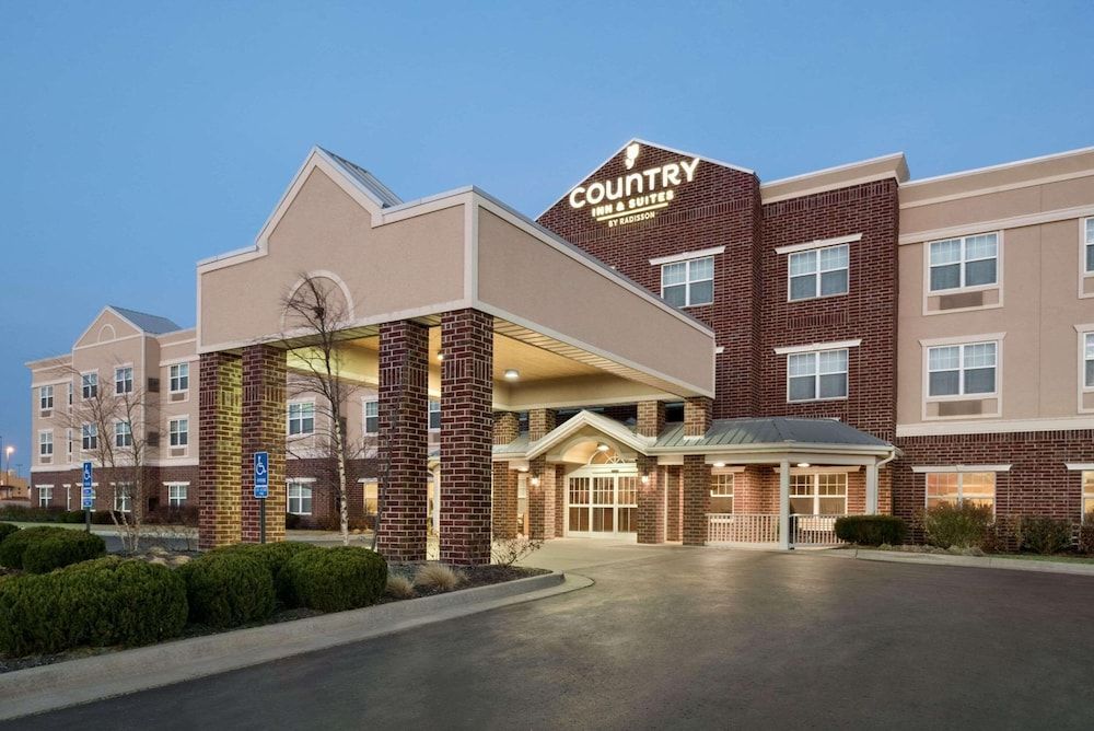 Country Inn & Suites by Radisson, Kansas City at Village West, KS 1