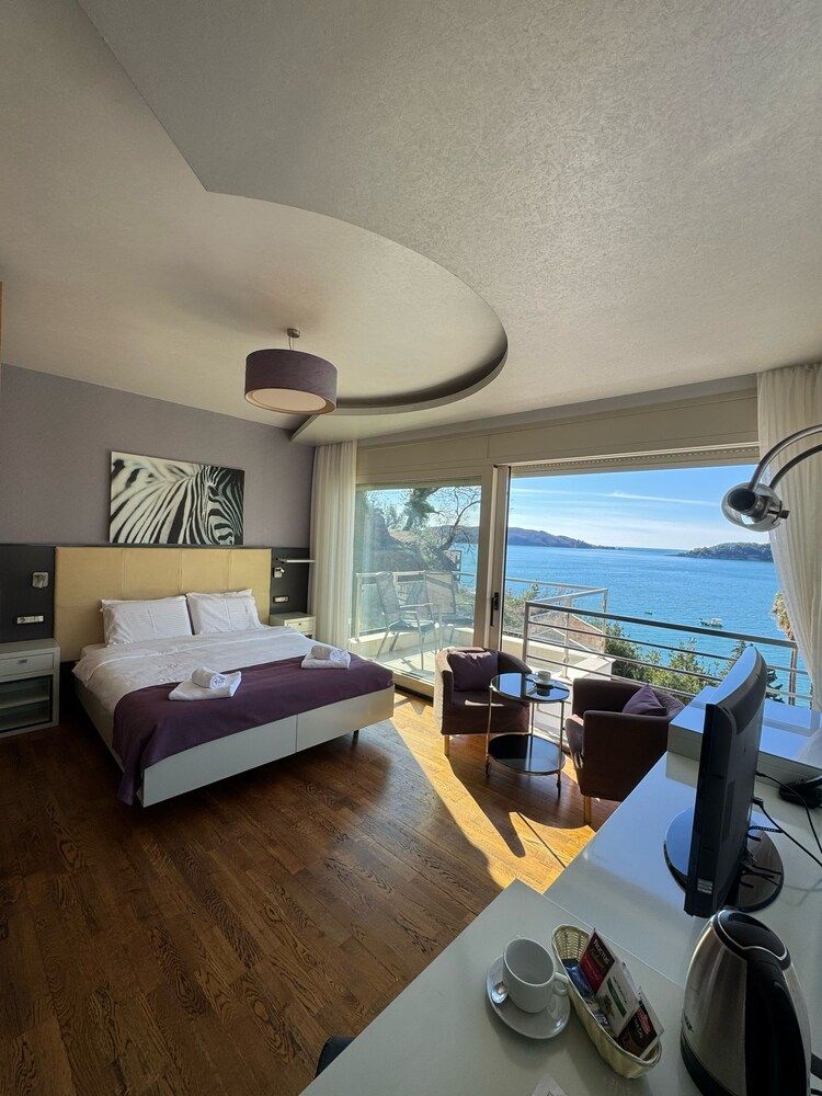 Meridian Hotel 1
