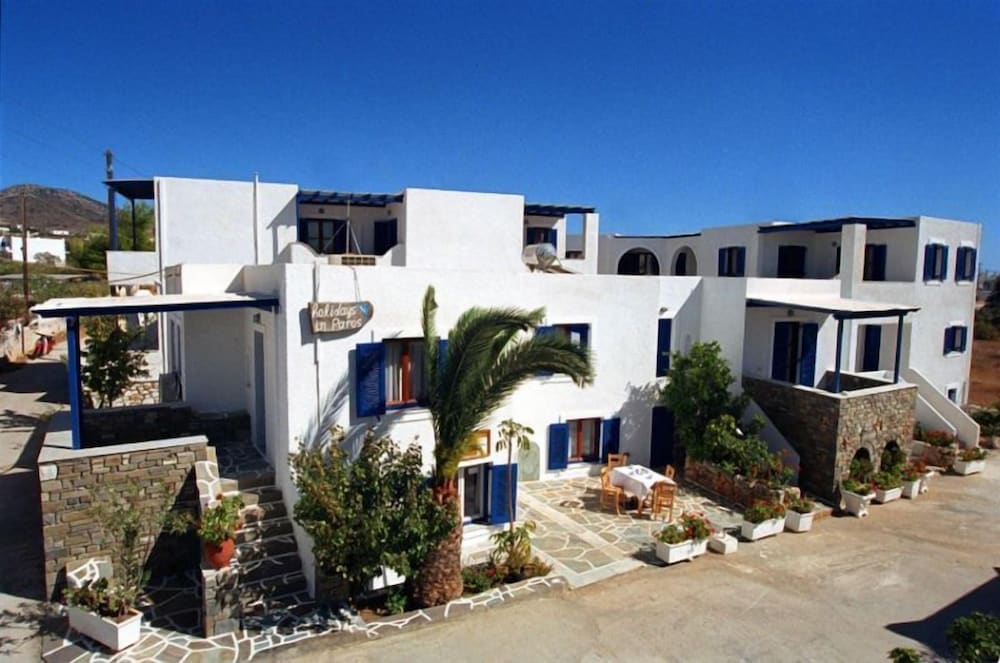 Holidays in Paros 1
