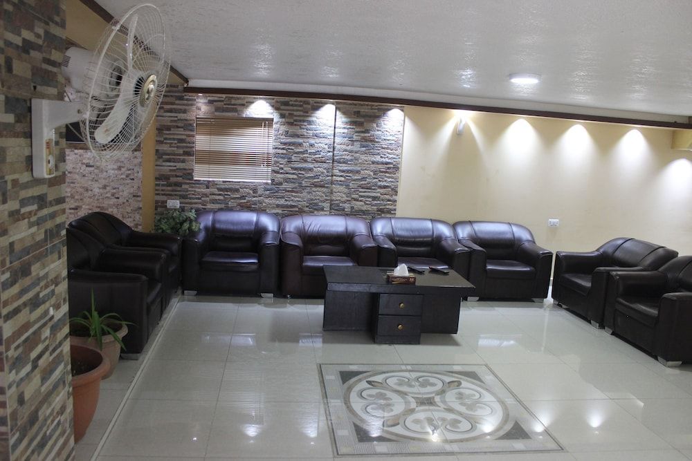 Sara Crown Hotel 1