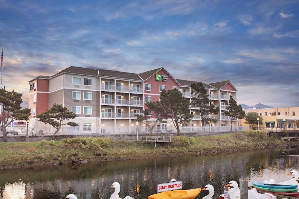 Holiday Inn Express & Suites SEASIDE-CONVENTION CENTER by IHG 1