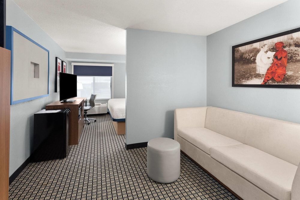 AmericInn by Wyndham Reedsburg 1
