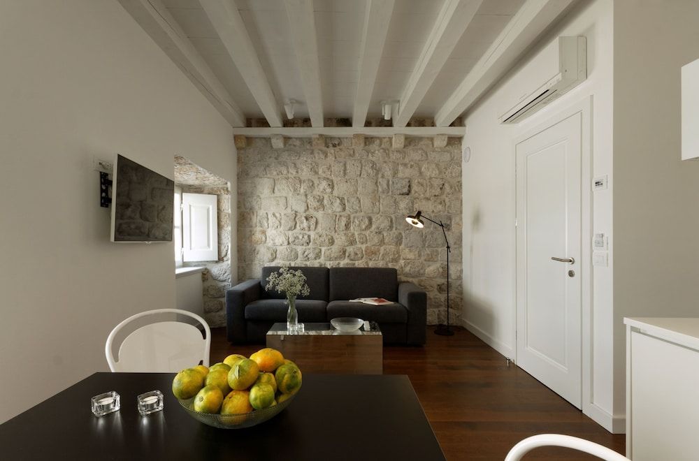 Apartments Eleganca-Comfort One Bedroom Apartment Djelozija 1