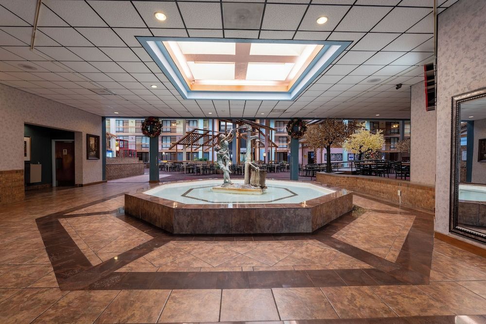 MCM Grande Hotel FunDome Odessa 2