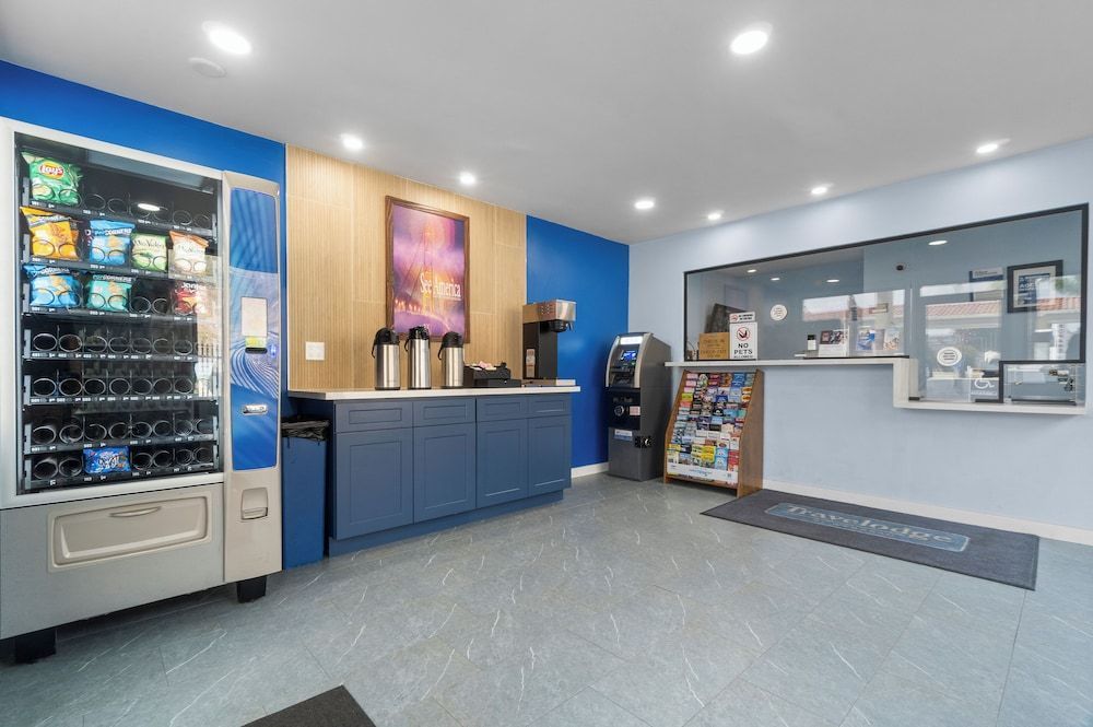 Travelodge by Wyndham Fairplex Pomona 2