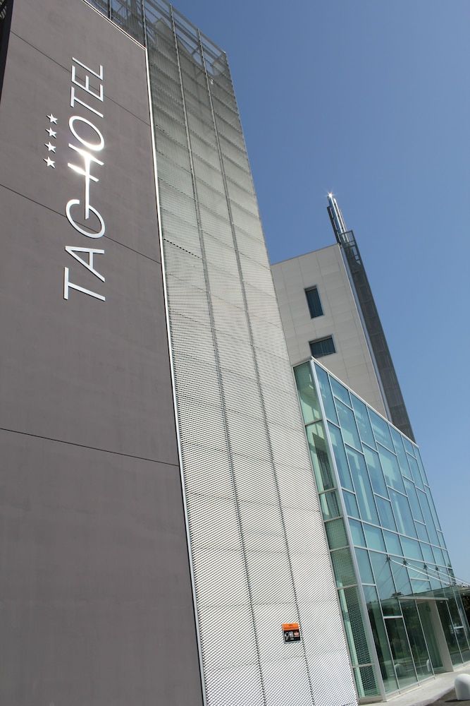 Tag Hotel 1