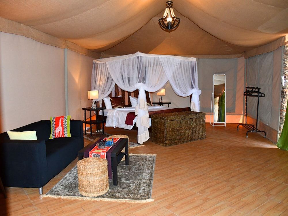 Serengeti Safari Lodge 2