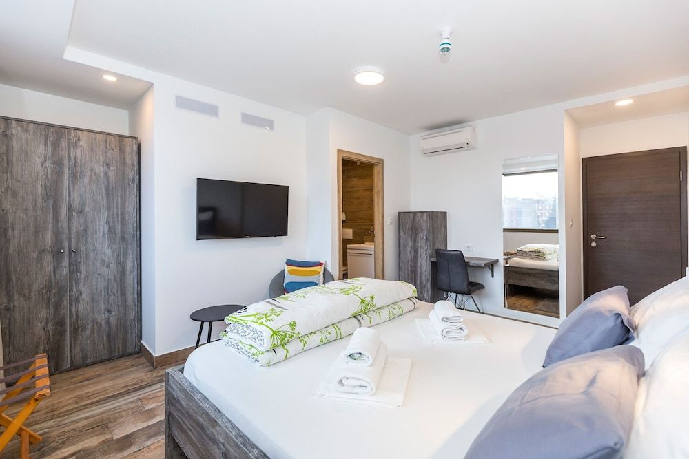 Apinelo Tower Rooms 1