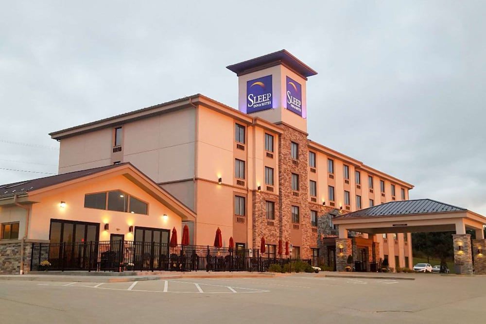 Sleep Inn & Suites Belmont - St. Clairsville 1