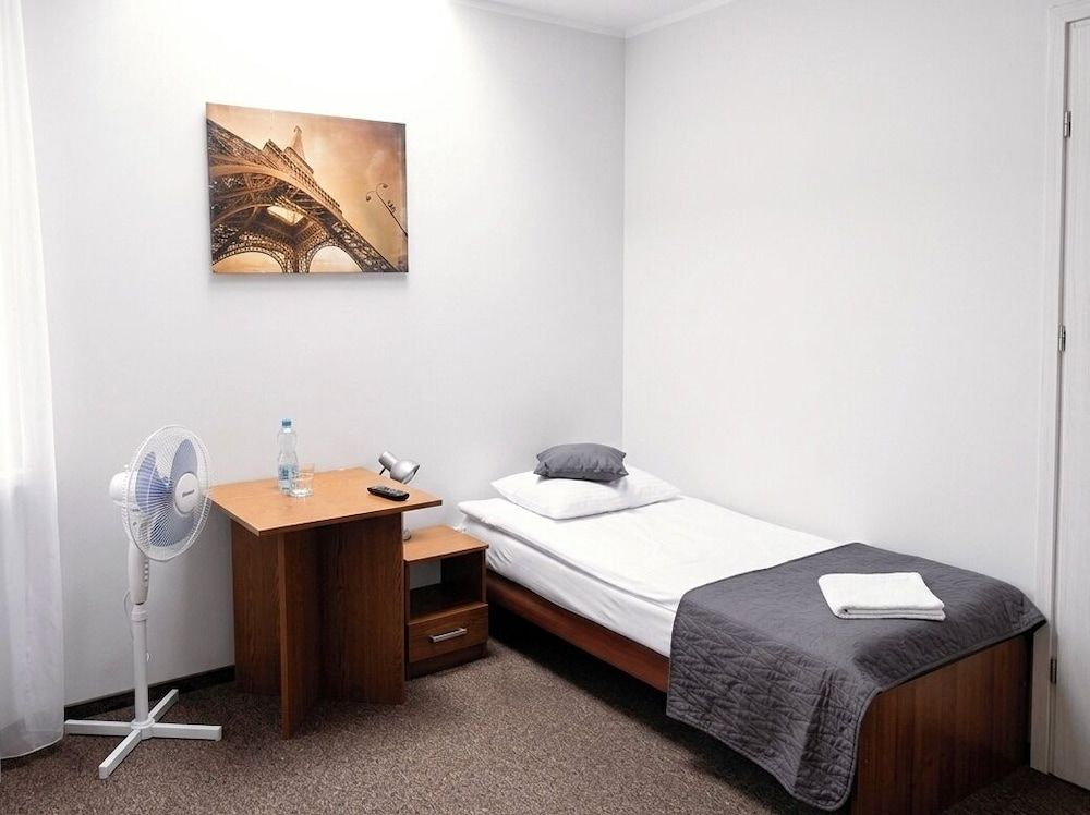 Astral - private rooms close to Airport & PTAK EXPO 2