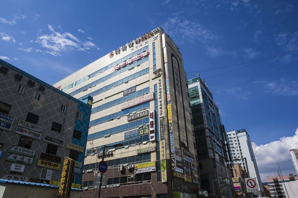 Central Hotel 1