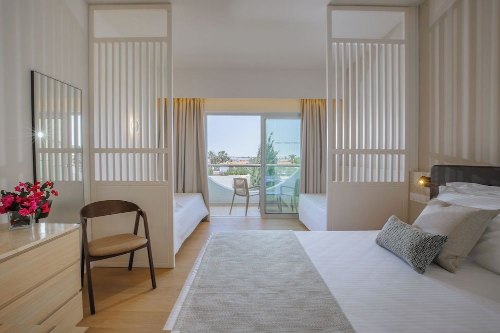 Golden Coast Beach Hotel 1