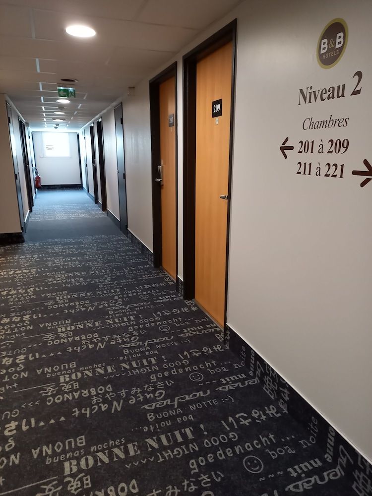 B&B HOTEL Saint-Etienne Monthieu 1