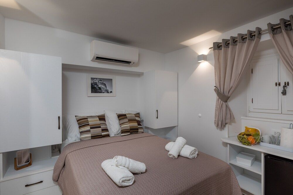 Apartment & Rooms Palmotta 1