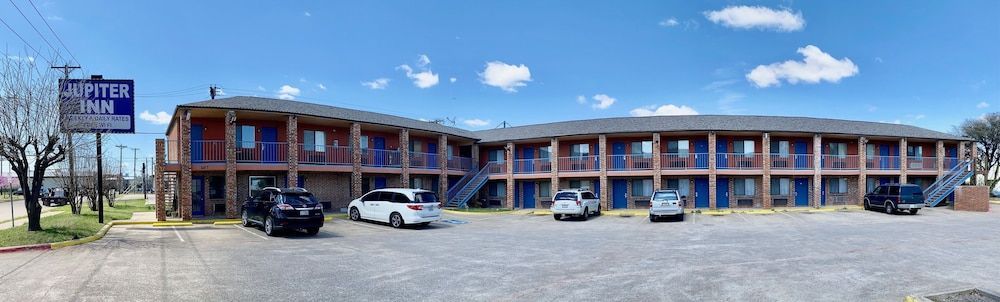 Jupiter Inn 1