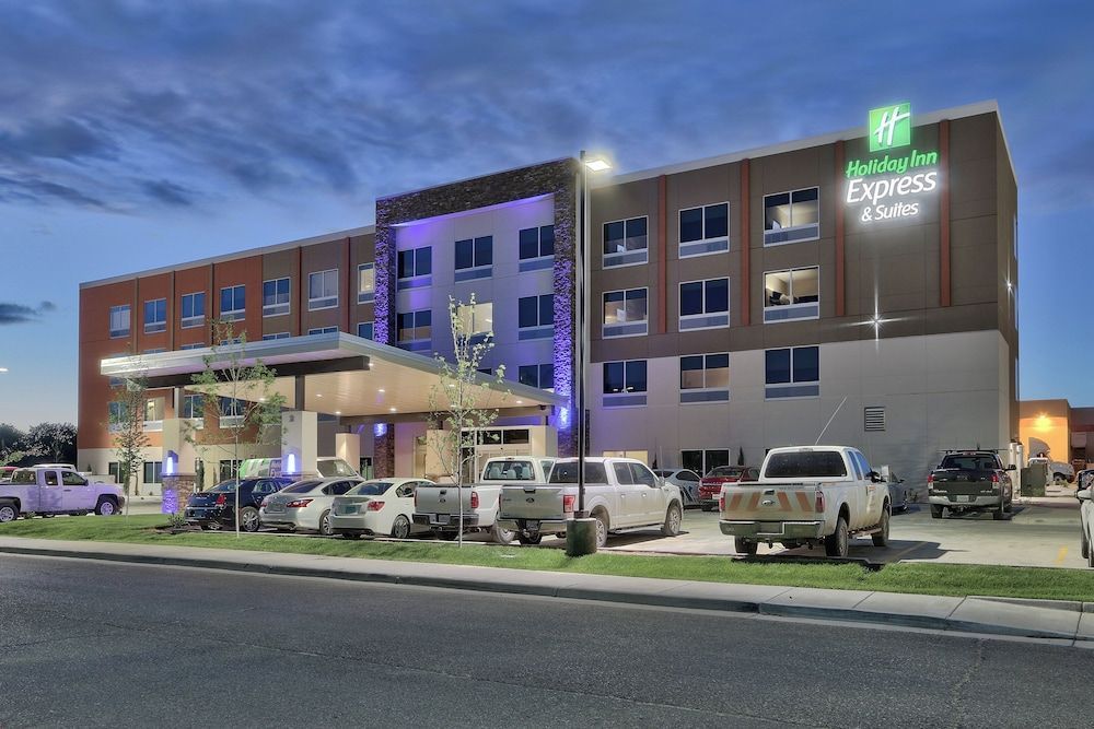 Holiday Inn Express & Suites ROSWELL by IHG 1