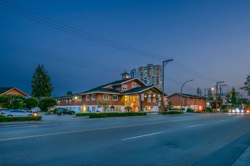 Econo Lodge Inn & Suites 1