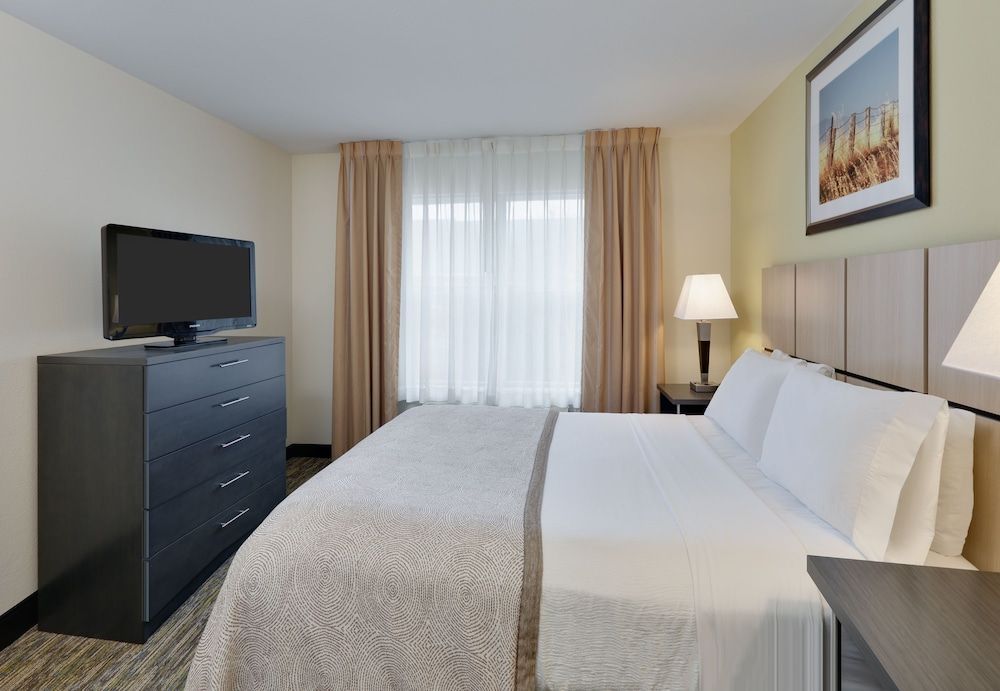 Candlewood Suites Market Center by IHG 2