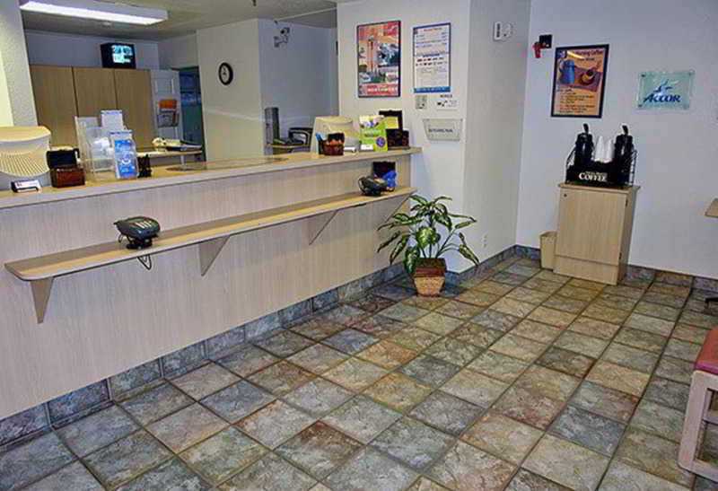 Motel 6 North Kirkland 2