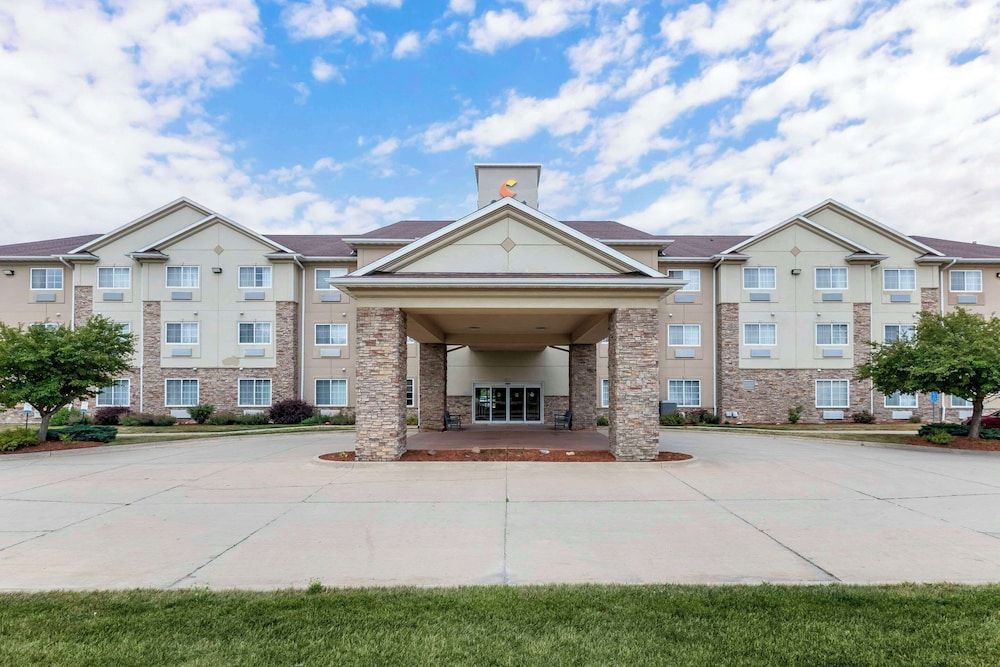 Comfort Suites Cedar Falls Industrial Park 1