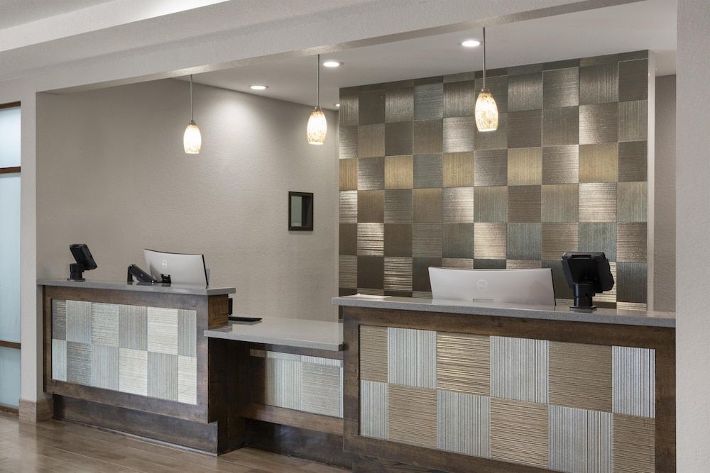Best Western Plus College Station Inn & Suites 1