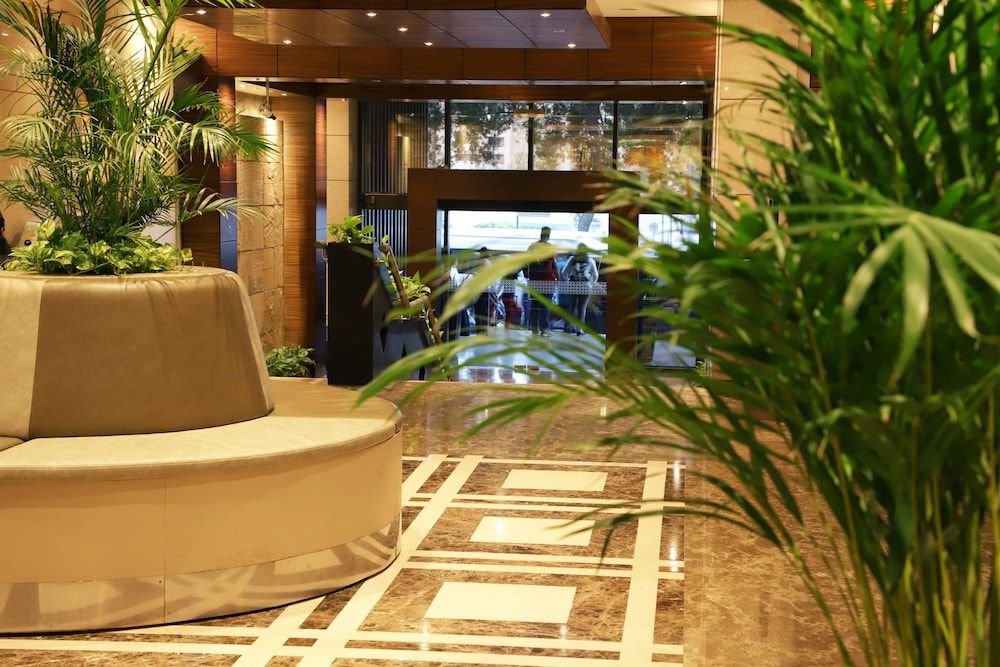 Majestic City Retreat Hotel 2