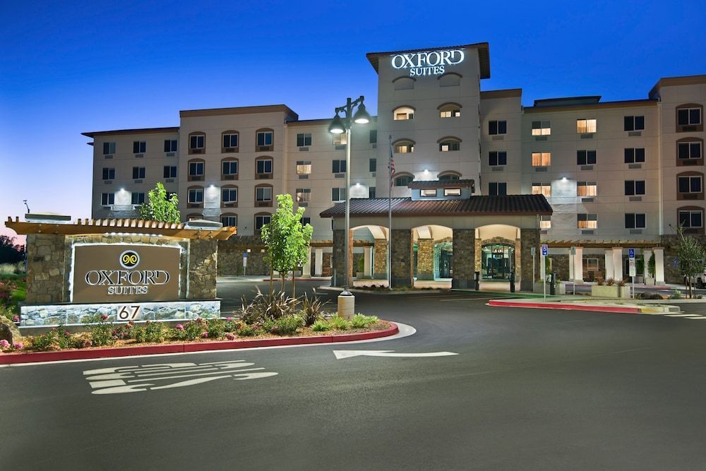 Oxford Suites Sonoma - Rohnert Park 1