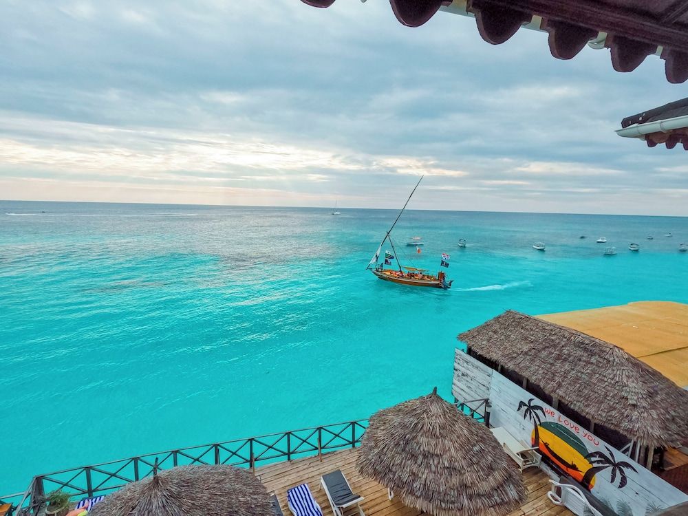 Langi Langi Beach Bungalows 1