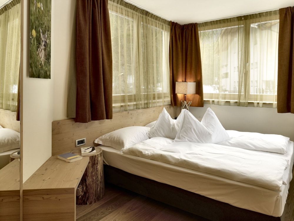 Color Home Suite Apartments 1