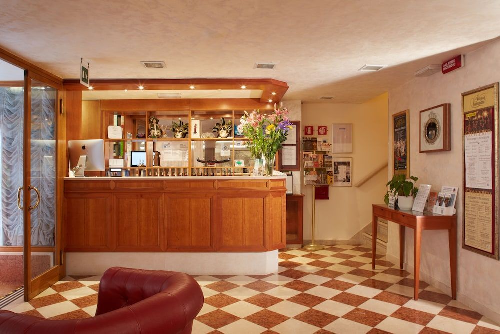 Hotel Commercio & Pellegrino 2