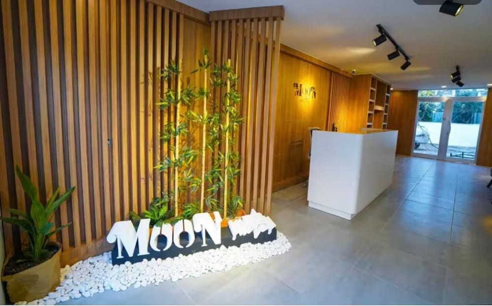 Moon Suites 2