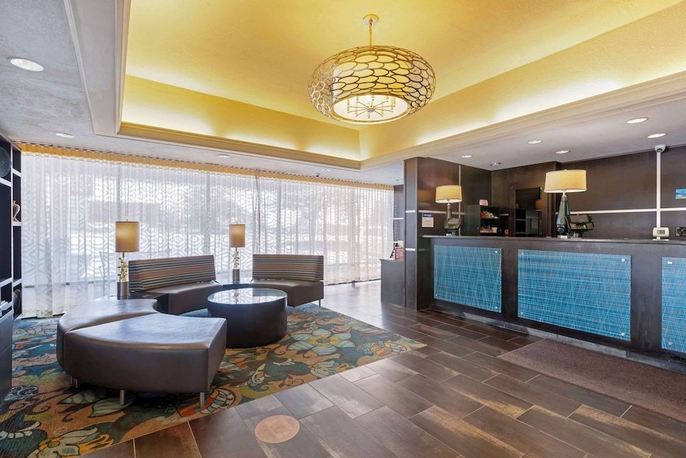 Best Western Plus Midwest Inn Omaha, NE 2