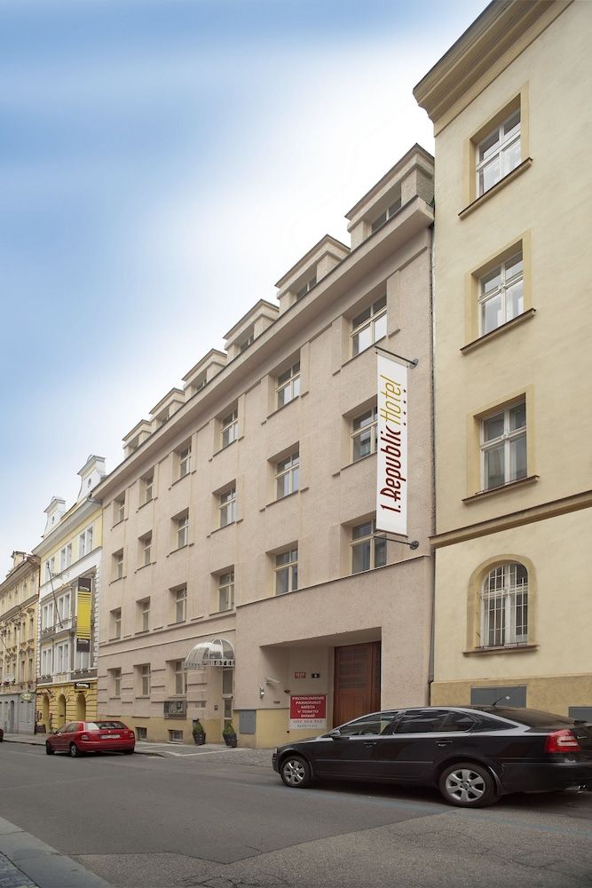 1.Republic Hotel 1